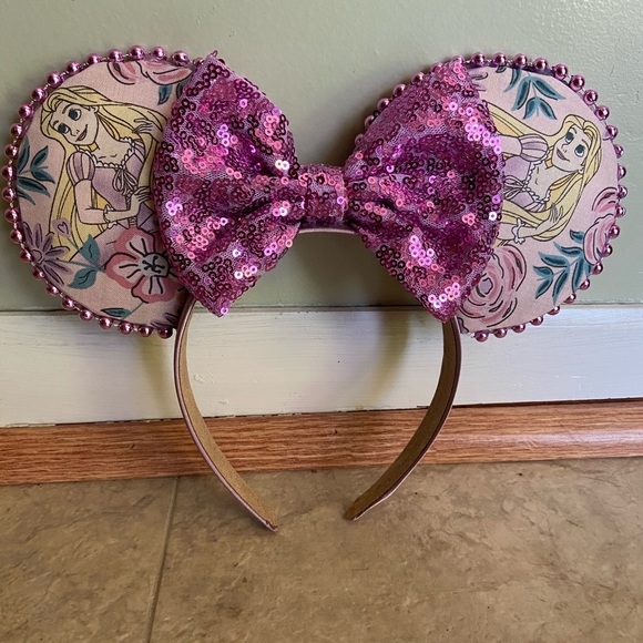 Disney Accessories - Minnie Mouse Ears